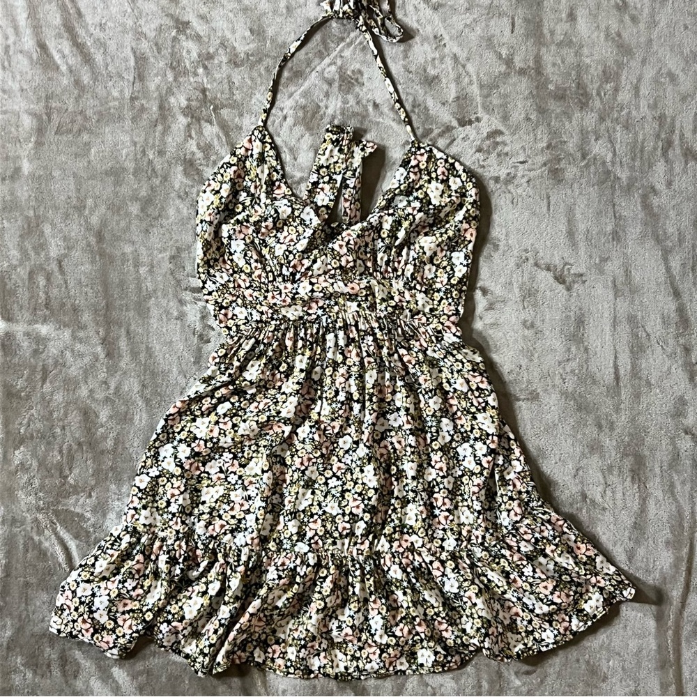 MISTY ROSE BLACK FLORAL HALTER DRESS